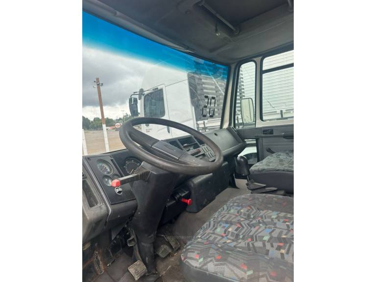 FORD - CARGO 815 - 2005/2005 - Branca - Sob Consulta