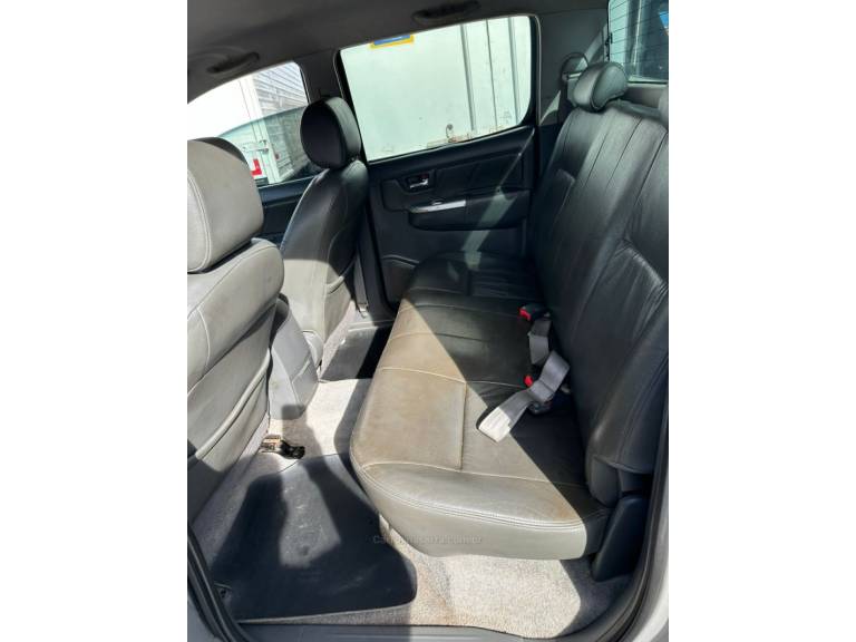TOYOTA - HILUX - 2013/2013 - Bege - Sob Consulta