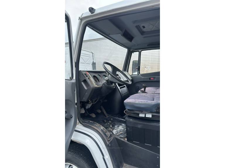 MERCEDES-BENZ - 710 (DIESEL) - 2002/2002 - Branca - Sob Consulta